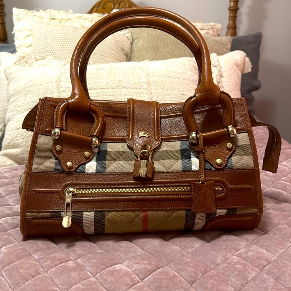 BURBERRY Quilted House Check Large Manor Tote in Brown.